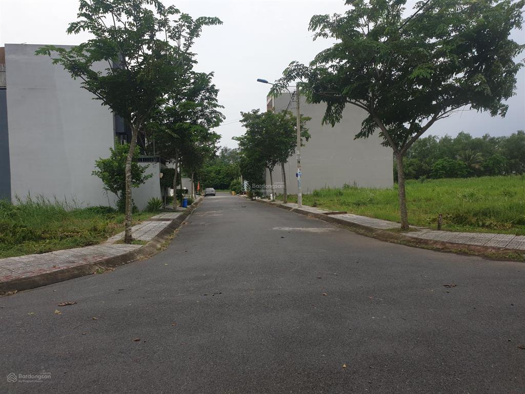 Bán đất 1/ đường trường lưu, long trường q9 dt 80m (5x16m) giá 4,59 tỷ đường 10m  0906 860 ***