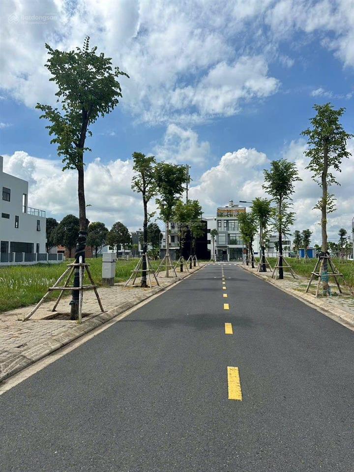 Bán đất kdc đông tăng long quận 9 dt 100m ( 5x20m) giá 7,15 tỷ đường thông xây dựng 1 trệt 2 lầu