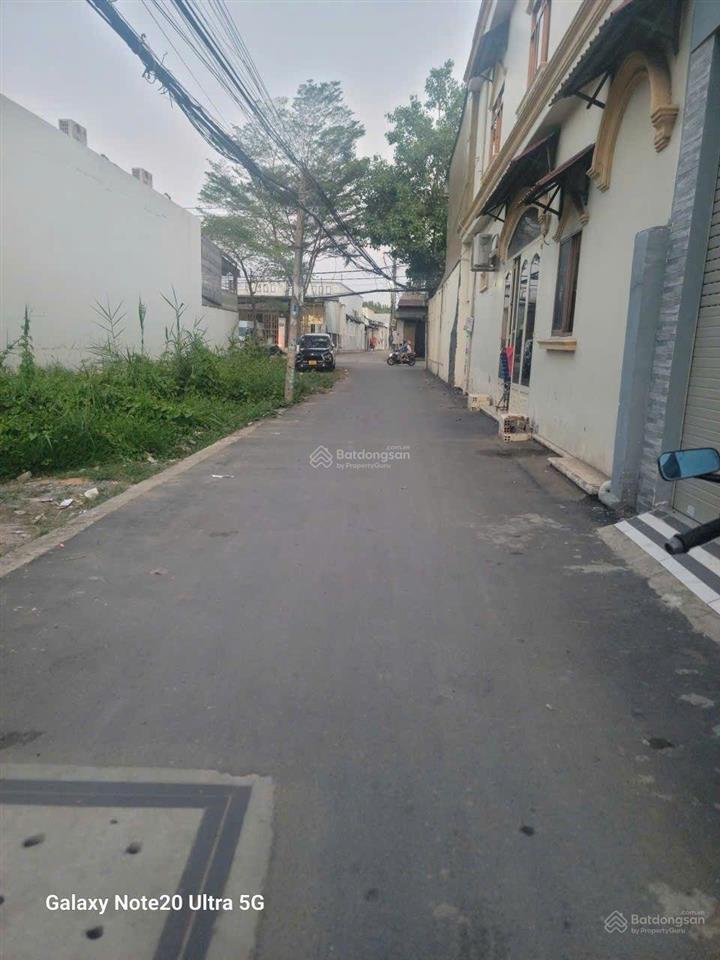 Bán nhanh lô đất 1/ bưng ông thoàn q9 dt 4x20m giá 4,7 tỷ  e 0906 860 ***