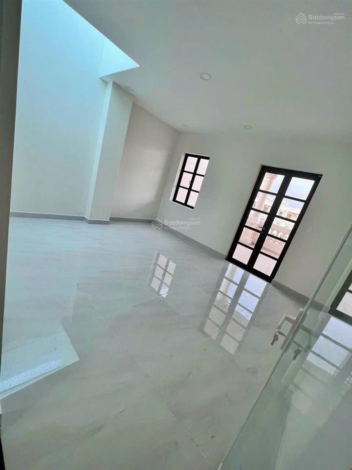 Cho thuê nguyên sàn văn phòng khu cityland park hills, giá thuê 8tr