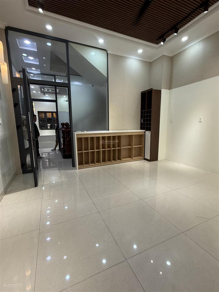 Cho thuê mặt bằng 100m2 khu cityland, xuất được hoá đơn
