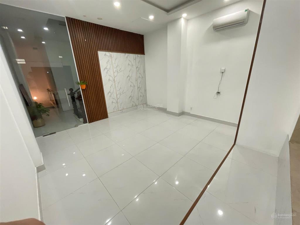 Cho thuê mặt bằng 40m2 khu cityland gò vấp.