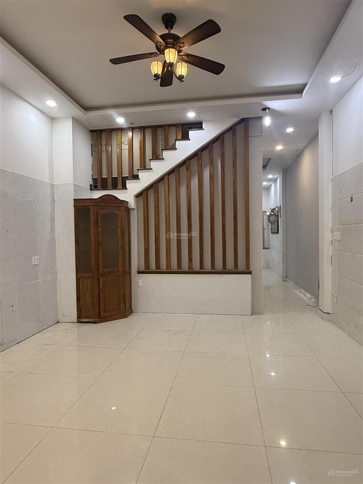 Cho thuê mặt bằng 100m2 khu cityland park hills, gò vấp