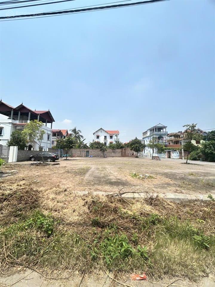 Nhanh mới kịp,duy nhất gia lâm, đất đấu giá  dt 76m2, đường thông 2 ô tô tránh , chỉ có nhỉnh 3 tỷ