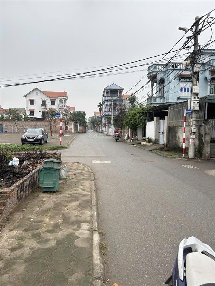 Nhanh mới kịp,duy nhất gia lâm, đất đấu giá  dt 76m2, đường thông 2 ô tô tránh , chỉ có nhỉnh 3 tỷ