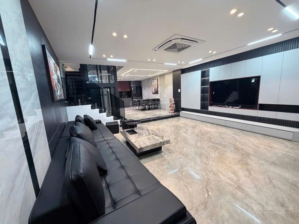 Hàng xóm phú thị riverside, trục chính kinh doanh, ga ra, thang máy, nội thất xịn, 38m2, nhỉnh 4xtỷ