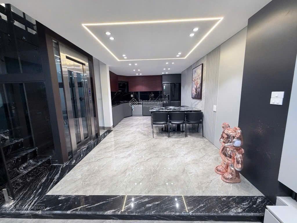 Hàng xóm phú thị riverside, trục chính kinh doanh, ga ra, thang máy, nội thất xịn, 38m2, nhỉnh 4xtỷ