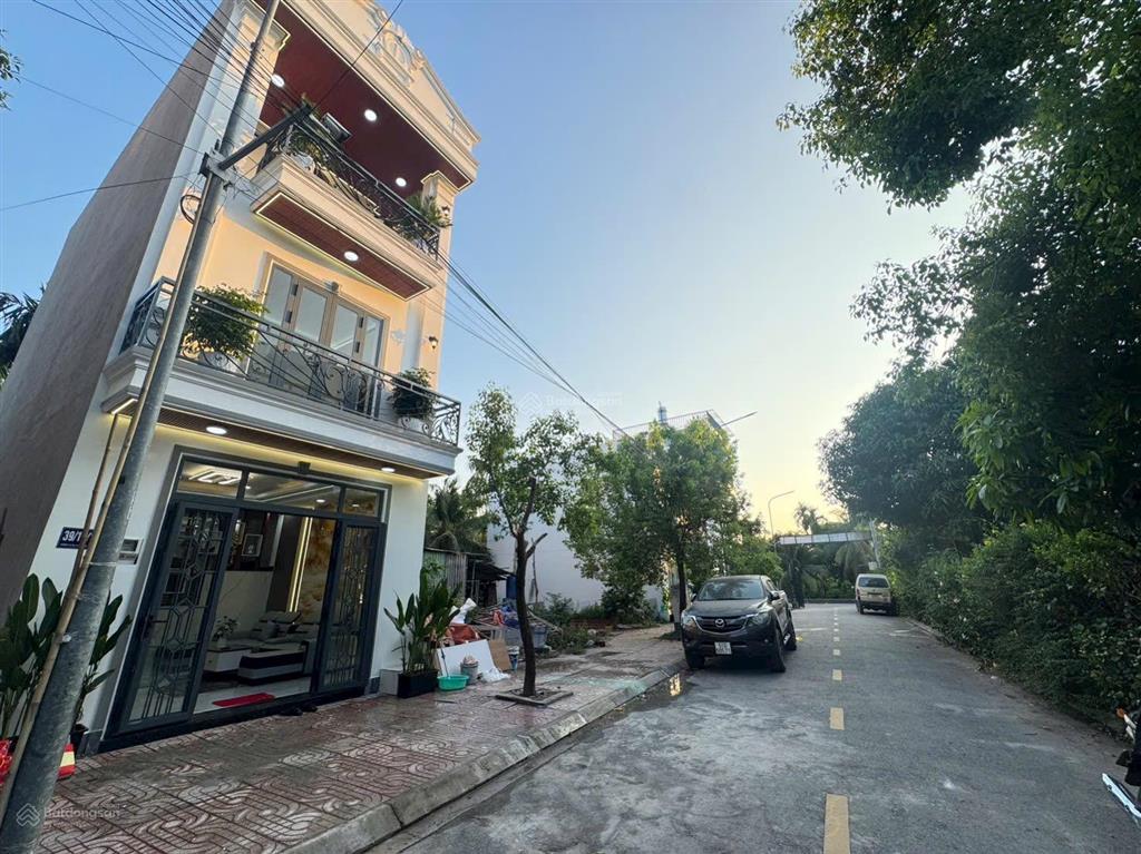 Nhà kdc osaka  dân trí cao  đường 7m + vỉa hè 2 bên cây xanh  1 trẹt 2 lầu ( 4,5 x 12 )