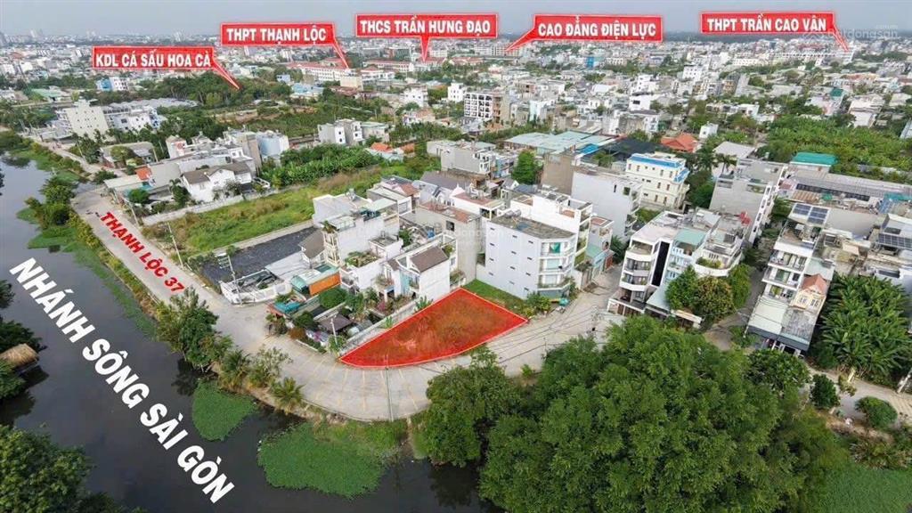 Đất xây villa nhà vườn  mặt sông  sử dụng tới 349m2  đường trước đất 12m
