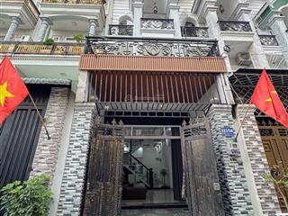 Nhà 1 trệt 3 lầu ( 4 x 16 )  đường 8m xe hơi quay đầu  nhà mới chỉ việc dọn vào ở