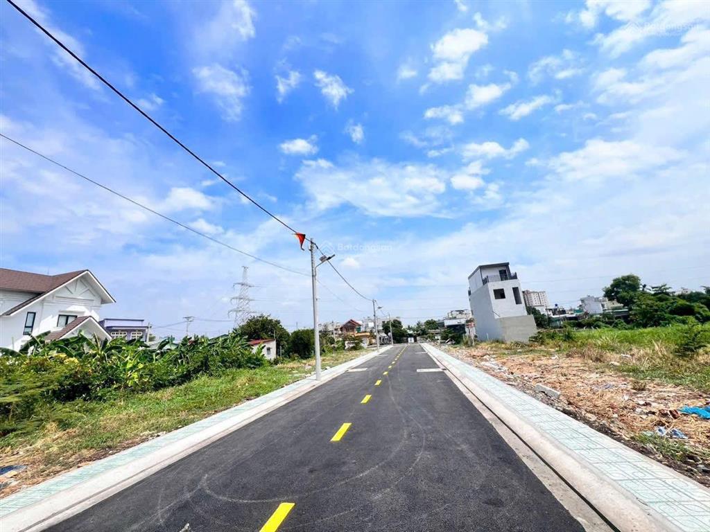 Đất khu phân lô thạnh lộc 14  shr  (dt 4,5 x 11)  đường 8m + vỉa hè