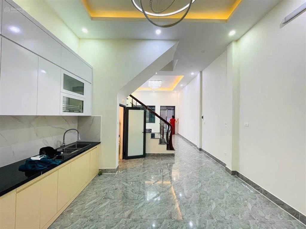 60m hơn 14 tỷ. phân lô quân đội 30m ra ô tô tránh.  2 thoáng trước sau  nông gần phố