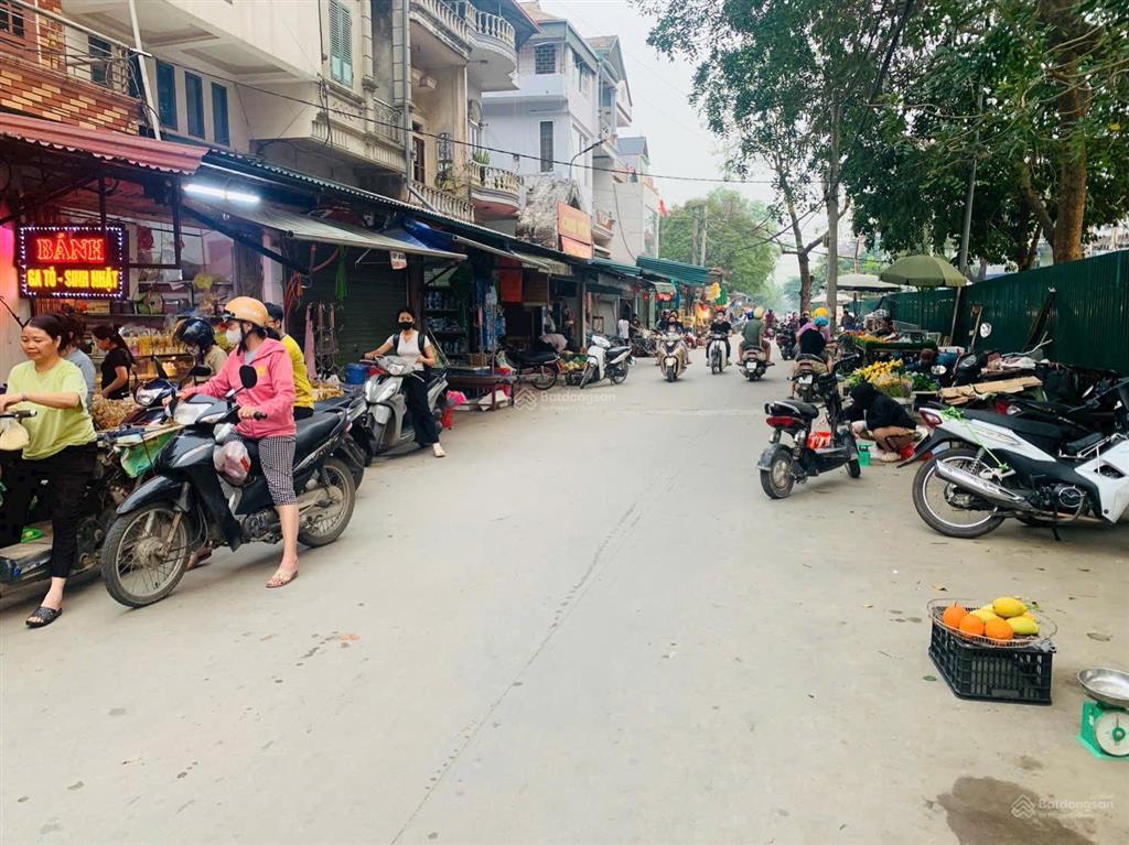 Cần bán gấp nhà mặt hồ điều hoà  chợ trung tâm kinh sần uất