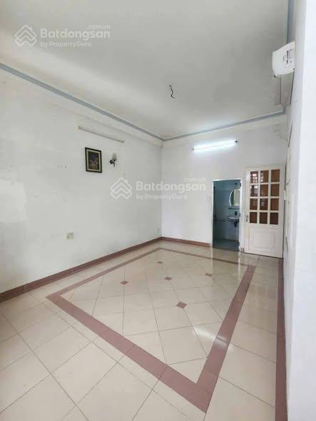 Vị trí cực đẹp  bán nhà 3 tầng kiên cố ngay phố, gần siêu thị coopmart phường nha trang