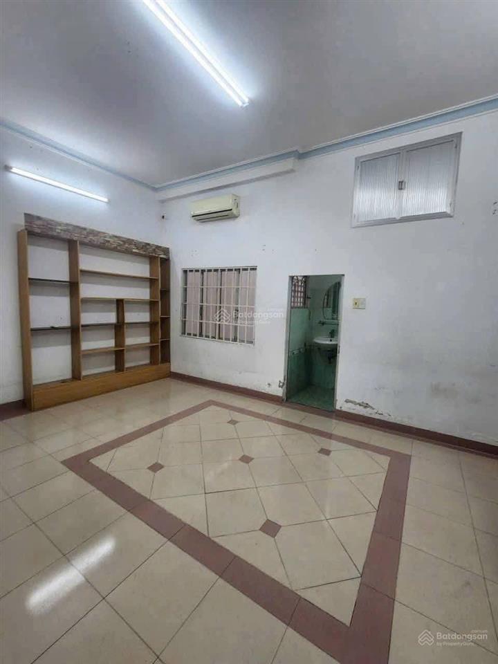 Vị trí cực đẹp  bán nhà 3 tầng kiên cố ngay phố, gần siêu thị coopmart phường nha trang