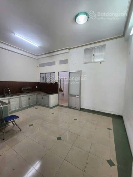 Vị trí cực đẹp  bán nhà 3 tầng kiên cố ngay phố, gần siêu thị coopmart phường nha trang