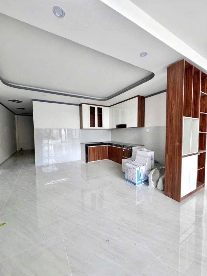 EM MỚI CÓ THÊM 3 CĂN NHÀ GÁC LỬNG TẠI LONG CHIẾN, GẦN CHỢ BÌNH LỢI.