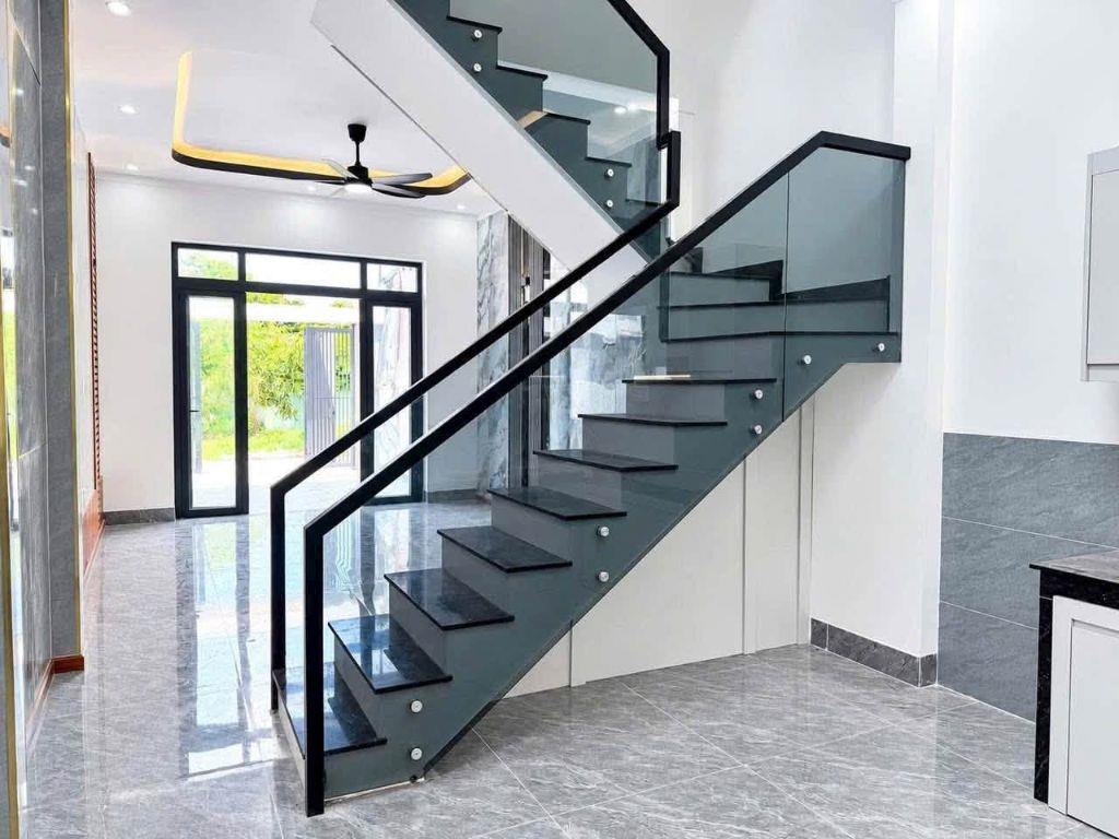 Chính chủ gửi bán Nhà 1 trệt 1 lầu, gần chợ tân mai 2, phước Tân Biên hòa, chỉ 2 tỷ 550 triệu