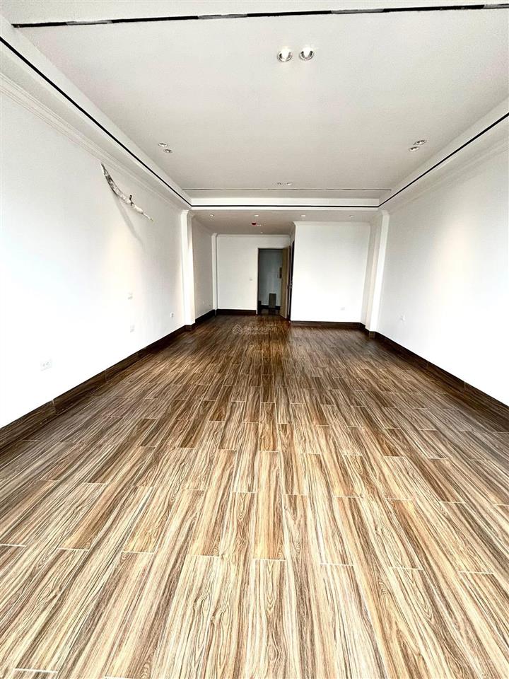Khương hạ thanh xuân
ngõ to hơn mặt phố view hồ 3 ô tô tránh  kinh doanh sầm uất  cho thuê vă