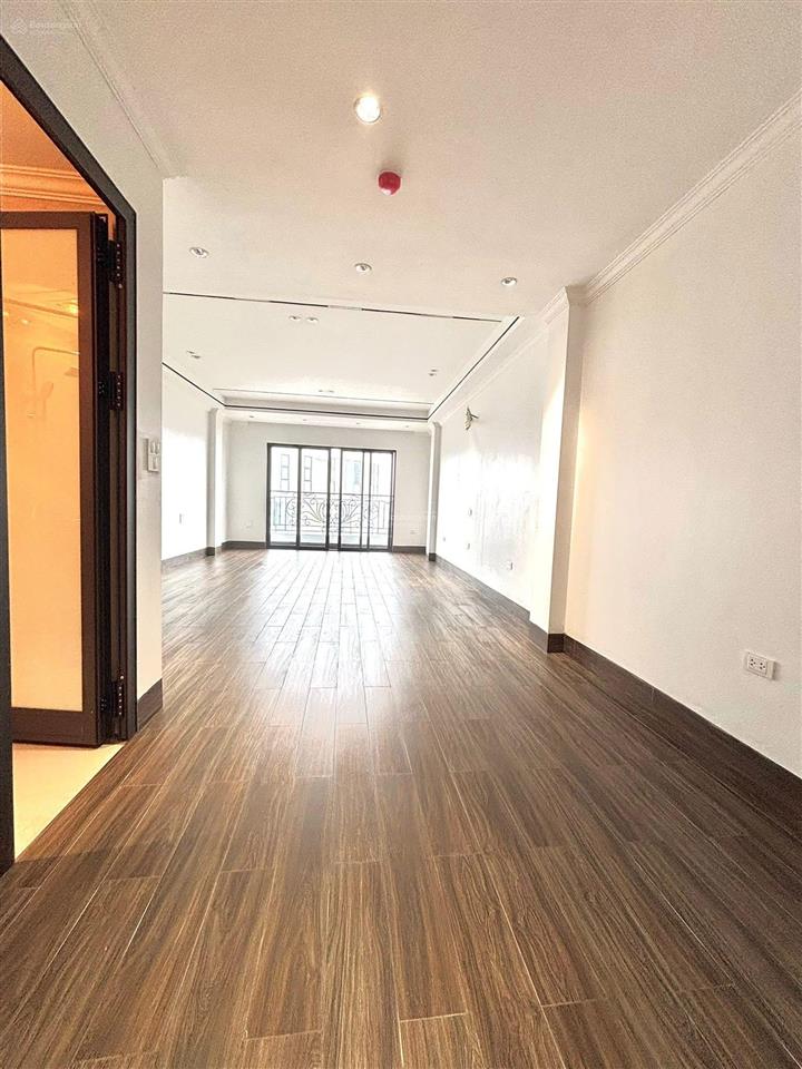 Khương hạ thanh xuân
ngõ to hơn mặt phố view hồ 3 ô tô tránh  kinh doanh sầm uất  cho thuê vă