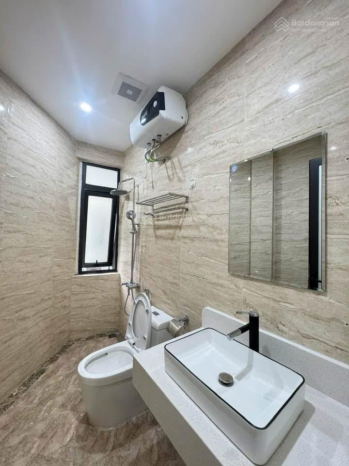 Nguyễn thị định (nguyễn ngọc vũ) cầu giấy dt 131/154m x 7 tầng mt 12.5 m giá 56.8 tỷ apartment