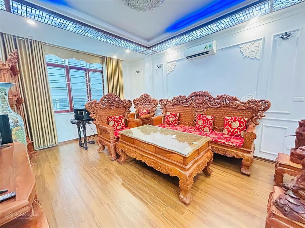 Mặt ngõ kinh doanh  thang máy  ô tô đỗ cửa  đủ công năng  nhiều tiện ích xung quanh ngõ thịnh