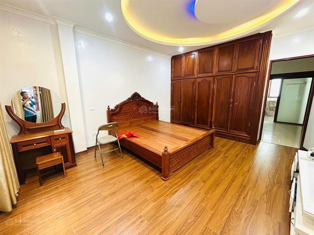 Mặt ngõ kinh doanh  thang máy  ô tô đỗ cửa  đủ công năng  nhiều tiện ích xung quanh ngõ thịnh