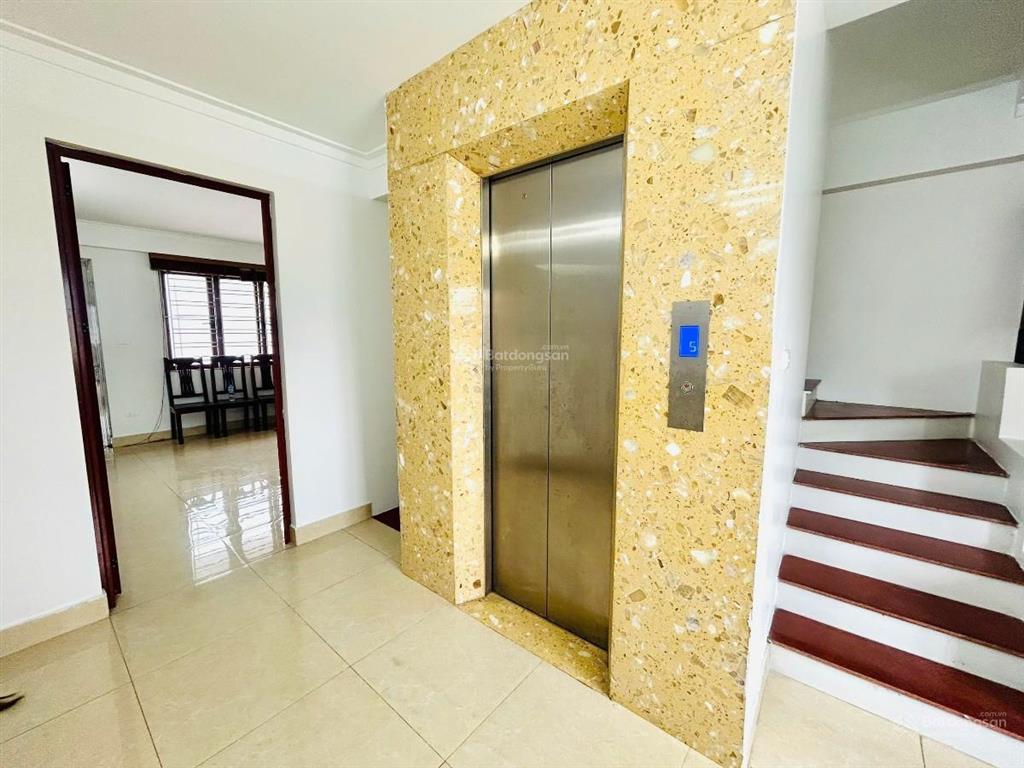 Mặt ngõ kinh doanh  thang máy  ô tô đỗ cửa  đủ công năng  nhiều tiện ích xung quanh ngõ thịnh