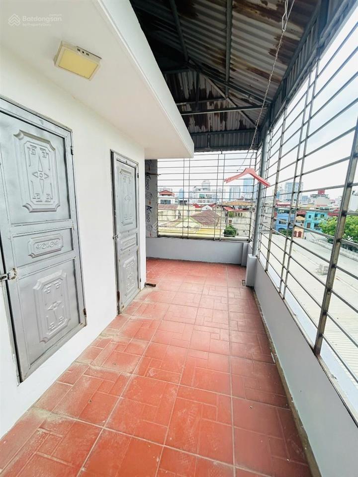 Mặt ngõ kinh doanh  thang máy  ô tô đỗ cửa  đủ công năng  nhiều tiện ích xung quanh ngõ thịnh