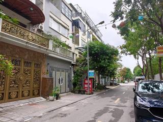 Kđt văn phú hà đông
phân lô vỉa hè rộng  hàng xóm biệt thự vip  nhà đẹp ở ngay  thang máy xịn xò
