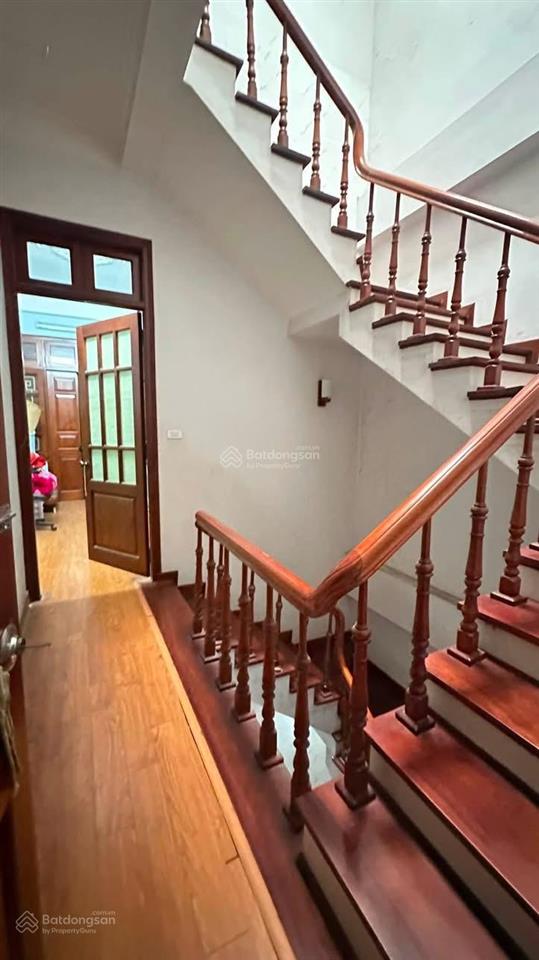 Kim giang nhà đẹp hoàng mai  20m ra phố  ô tô vào nhà  hai thoáng trước sau  lắp được thang má