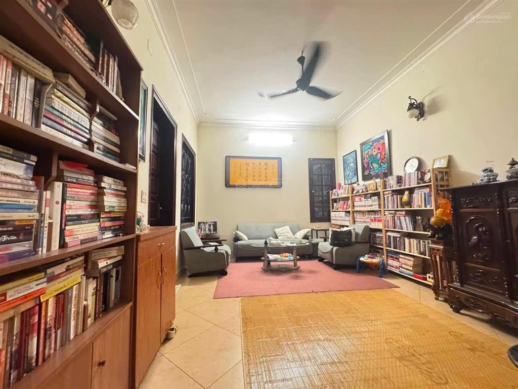 Nguyễn đình thi tây hồ, cực vip, view hồ, vị trí cực đẹp. 82m mt10 3 tầng 50 tỷ. sổ vuông đẹp cất