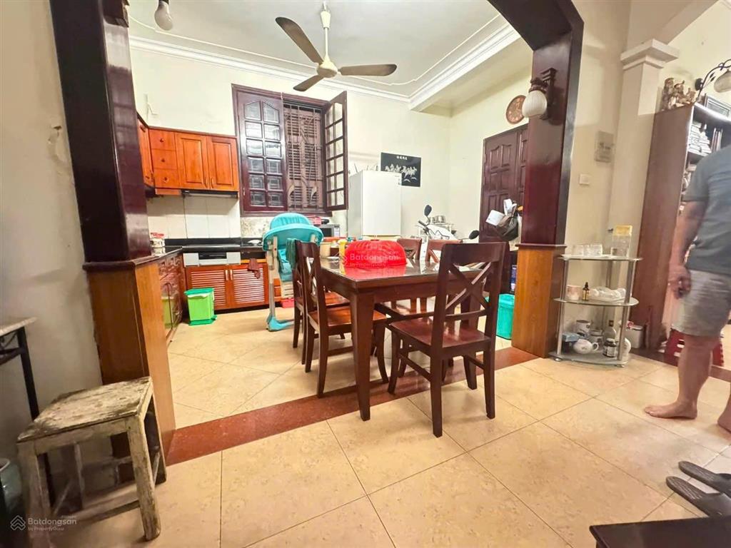 Nguyễn đình thi tây hồ, cực vip, view hồ, vị trí cực đẹp. 82m mt10 3 tầng 50 tỷ. sổ vuông đẹp cất