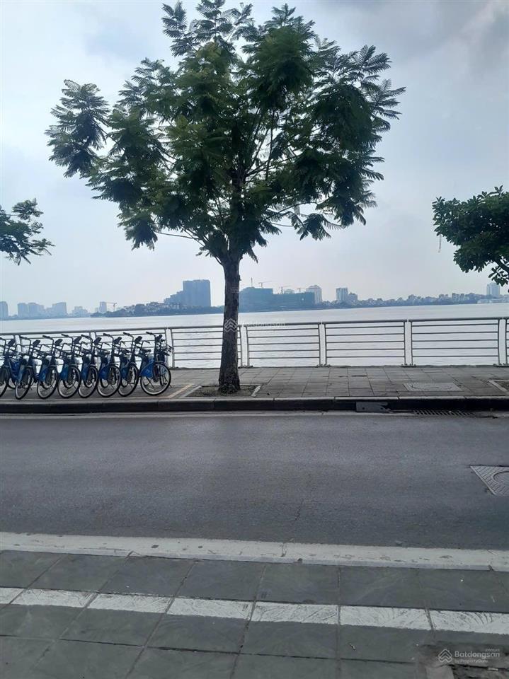 Nguyễn đình thi tây hồ, cực vip, view hồ, vị trí cực đẹp. 82m mt10 3 tầng 50 tỷ. sổ vuông đẹp cất