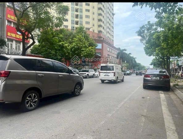 Bán nhà mặt phố vũ phạm hàm, tụt huyết áp, 150m2, 108 tỷ.
chủ nhà người có địa vị vui tính xởi lởi,