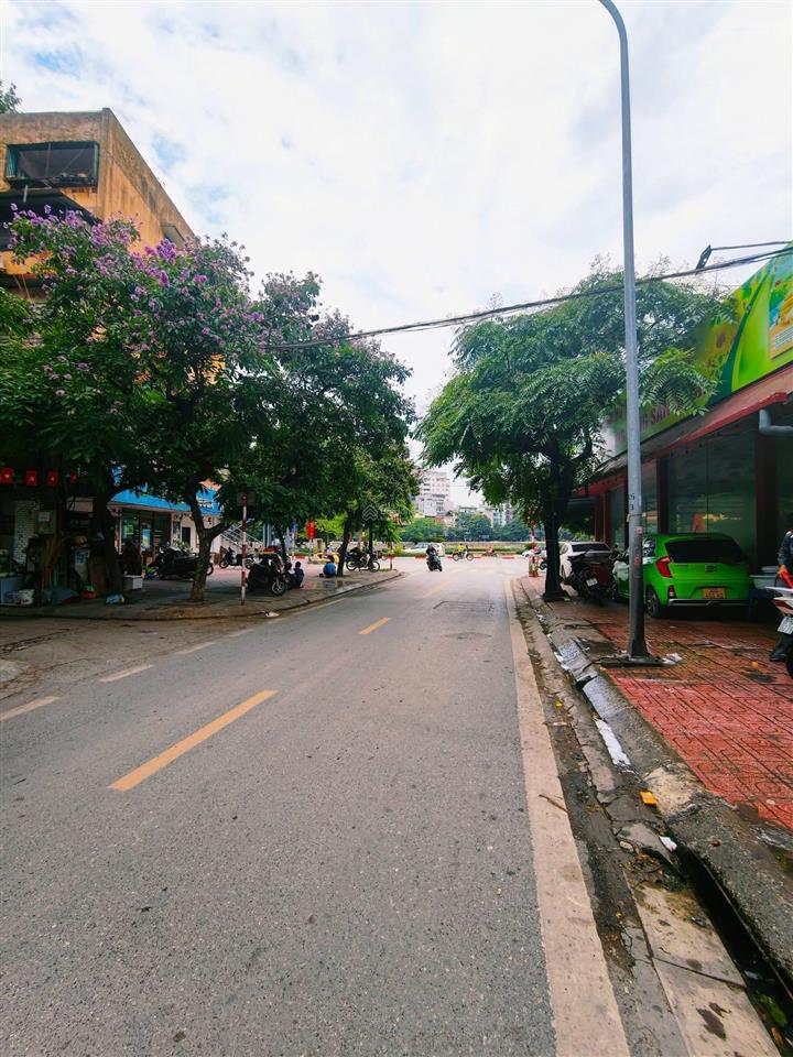 Nguyễn công hoan trung tâm ba đình  mặt tiền quyền lực  một mặt phố một mặt ngõ  vỉa hè kinh do