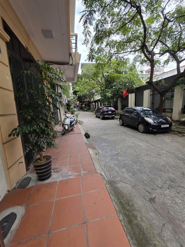 Nguyễn công hoan trung tâm ba đình  mặt tiền quyền lực  một mặt phố một mặt ngõ  vỉa hè kinh do