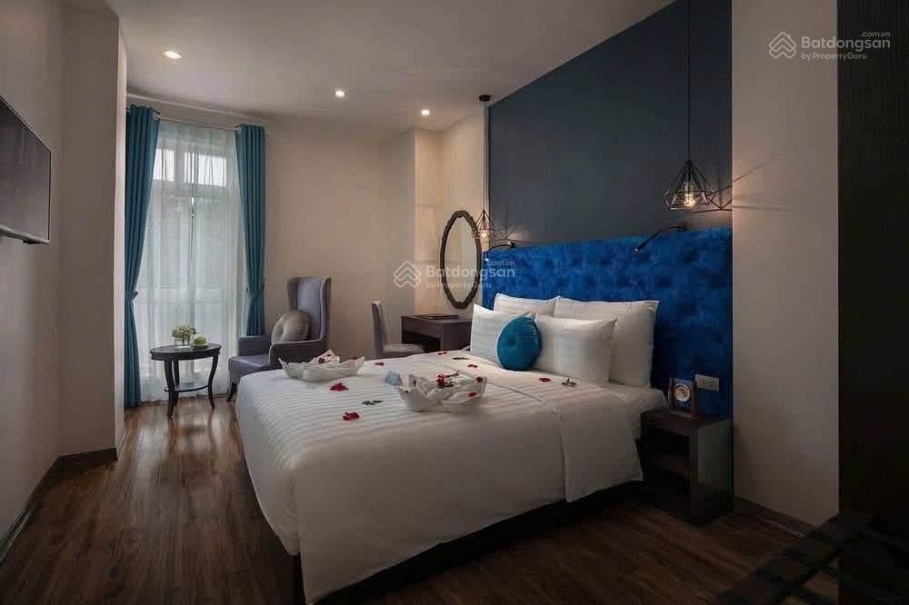 Chuyển nhượng khách sạn 3 sao mặt phố bát sứ phố cổ hoàn kiếm, hà nội dt 130m2