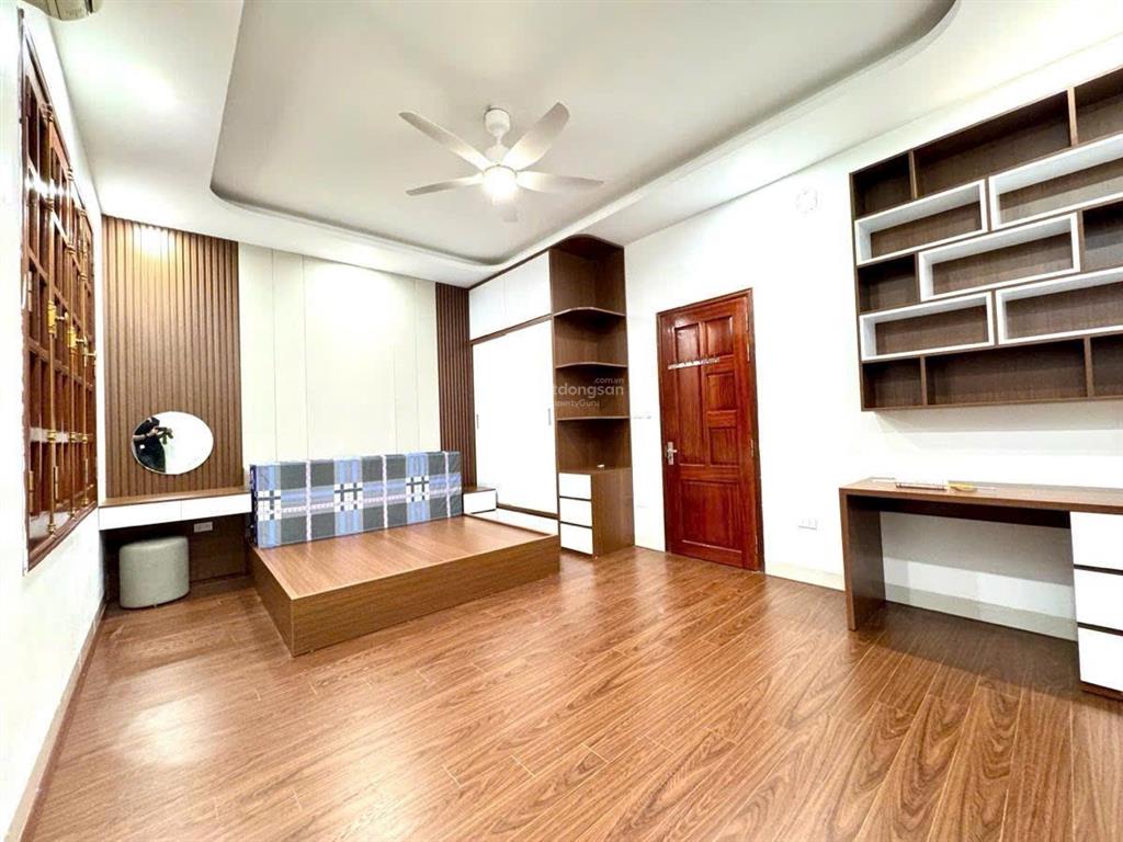 6 tầng thang máy  siêu đẹp đến từng cm, hiện đại, ngõ thông tứ tung, thông 2 ngõ ô tô ngủ trong nh