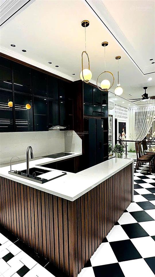 Nhỉnh 15 tỷ có ngay "cung điện" ở ba đình, 52m2, 6 tầng, thang máy. ngõ thông rộng, vài bước