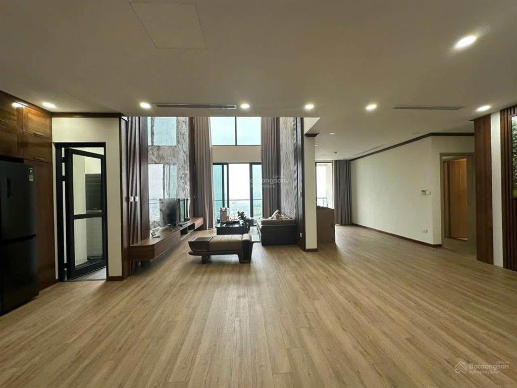 Cần bán gấp the zei (8 lê đức thọ) dt 184 m2 giá 22.6 tỷ (có thương lượng)  the zei mỹ đình