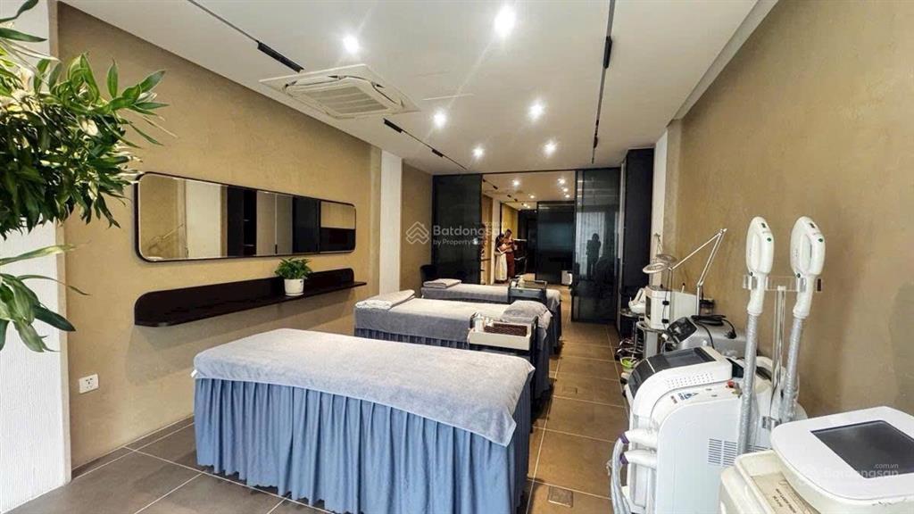 Đường nguyễn trường tộ, ba đình. siêu phẩm mặt phố vip 10 tầng thang máy có t