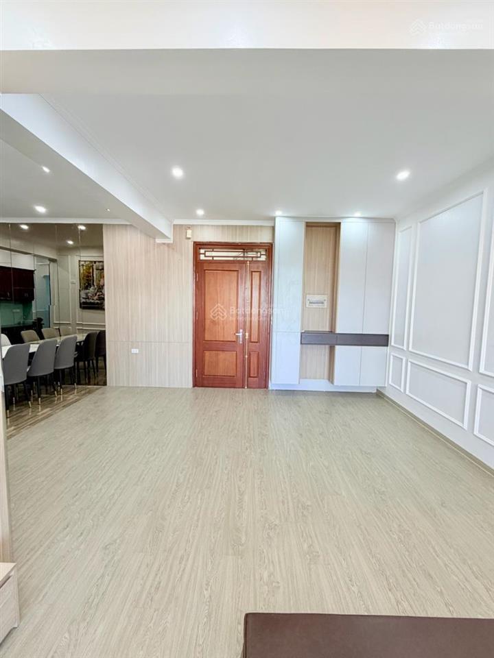 Hàng hiếm trung tâm mỹ đình căn góc 120m2, 3 phòng ngủ 3 wc full nội thất ở ngay giảm chào còn 8tỷ