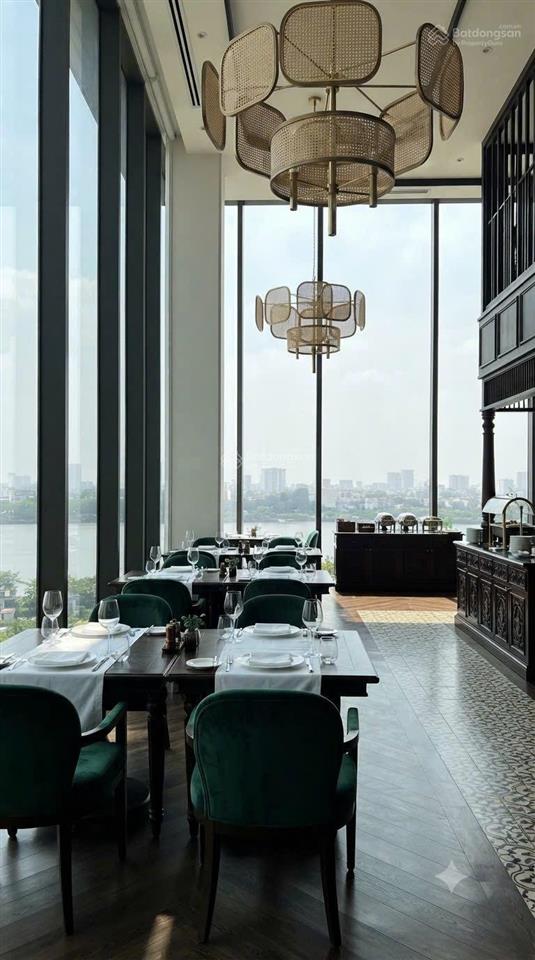 Nhỉnh 600 tỷ khách sạn 4 mặt phố tây hồ, 130 phòng 960m2, mt 18m, 12 tầng, 2 hầm