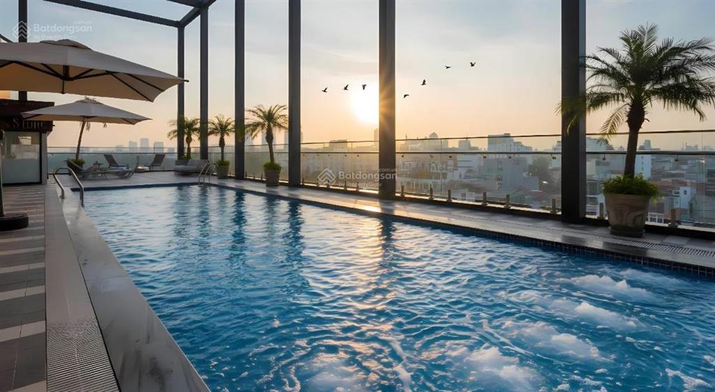Siêu khách sạn 15 tầng phố cổ view hồ gươm  mặt phố gia ngư, cách "hàm cá mập" 30m, ba bước chân