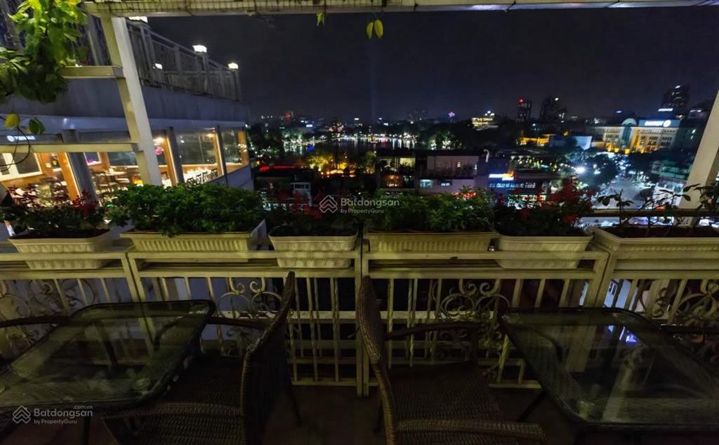 Siêu khách sạn 15 tầng phố cổ view hồ gươm  mặt phố gia ngư, cách "hàm cá mập" 30m, ba bước chân
