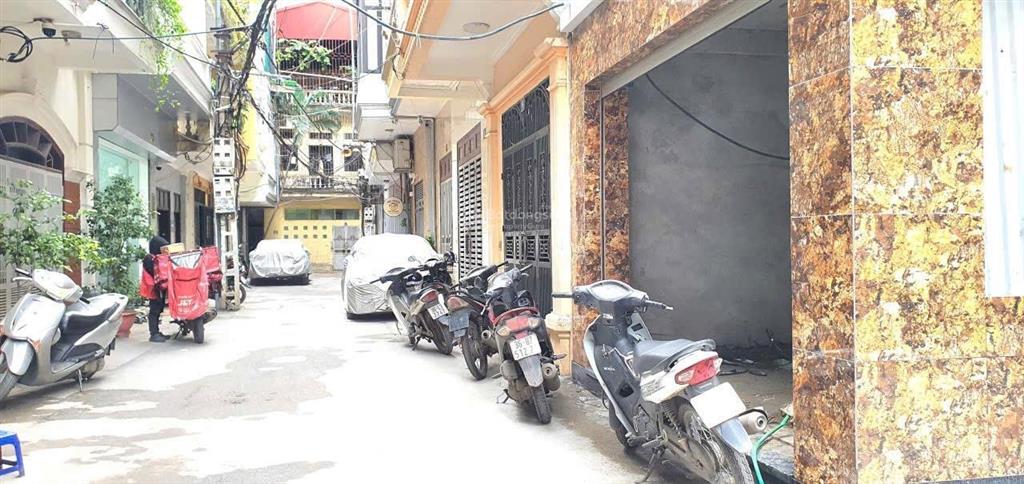Siêu phẩm có 102 nguyễn trãi building lô góc, 7 tầng thang máy xây mới ô tô tránh trước cửa, ô tô