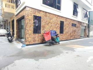 Siêu phẩm có 102 nguyễn trãi building lô góc, 7 tầng thang máy xây mới ô tô tránh trước cửa, ô tô