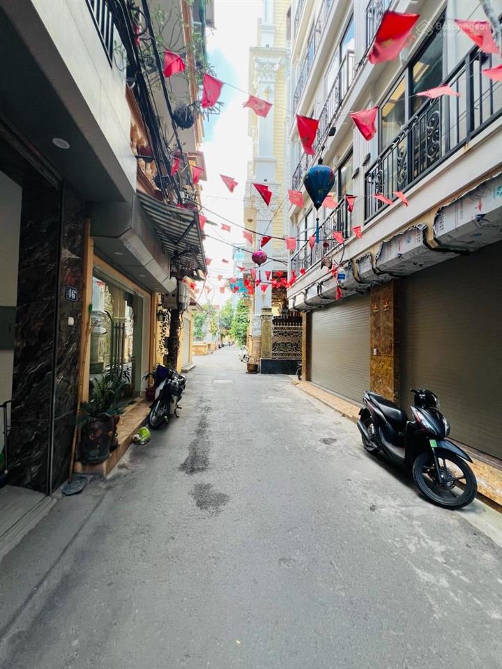 Mặt ngõ hoàng quốc việt thông kinh doanh   gara ô tô  thang máy  hàng xóm lâu đài con gà