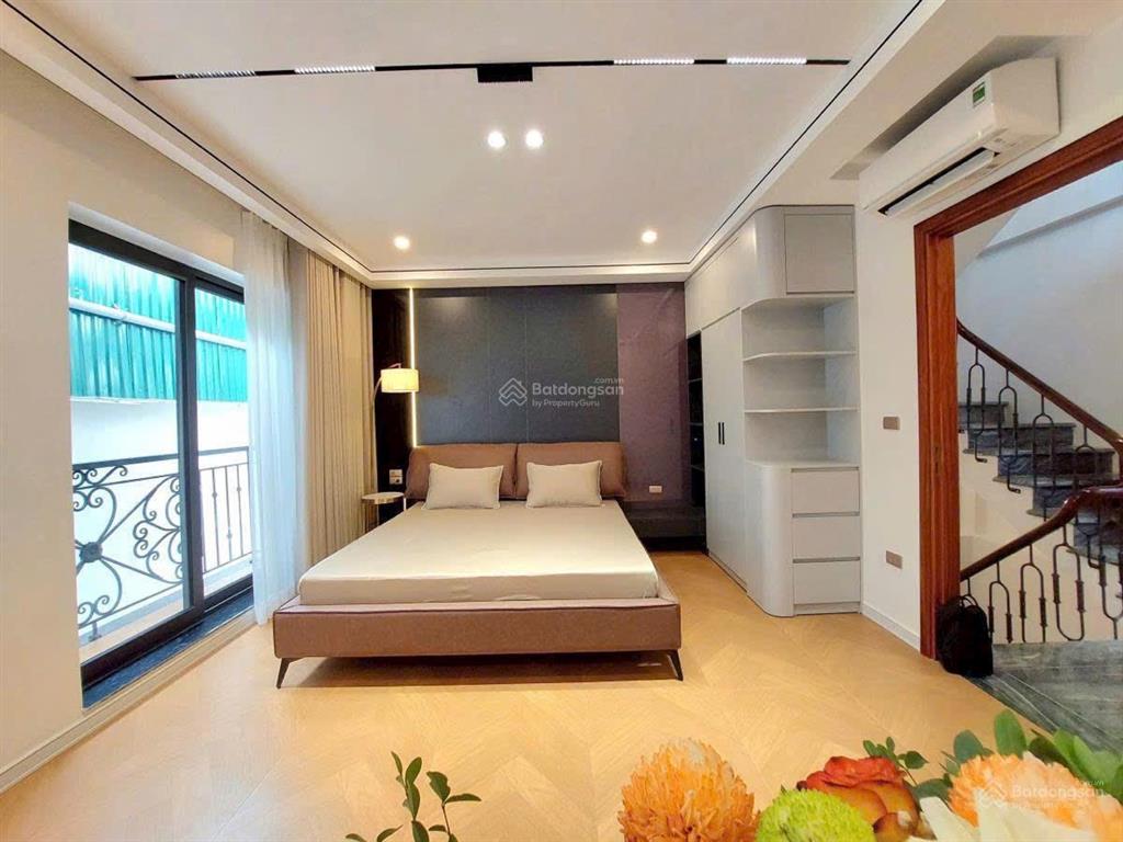 Hai bà trưng x 47m2 x 6 tầng 12 tỷ, thang máy x mt bề thế 6.2m  1 nhà ra phố, sát ô tô tránh